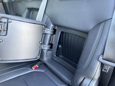 Used 2021 Chevrolet Silverado 1500 LT Trail Boss w/ Convenience Package II image 32