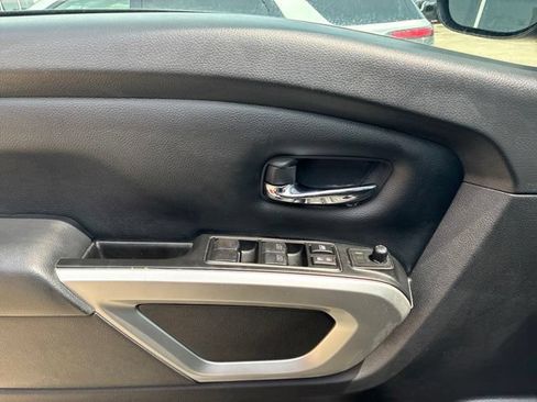 Used 2024 Nissan Titan SV w/ SV Convenience Package RWD image 20