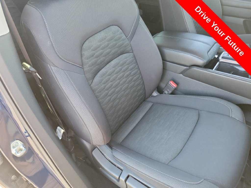 Used 2025 Nissan Pathfinder SV FWD image 19