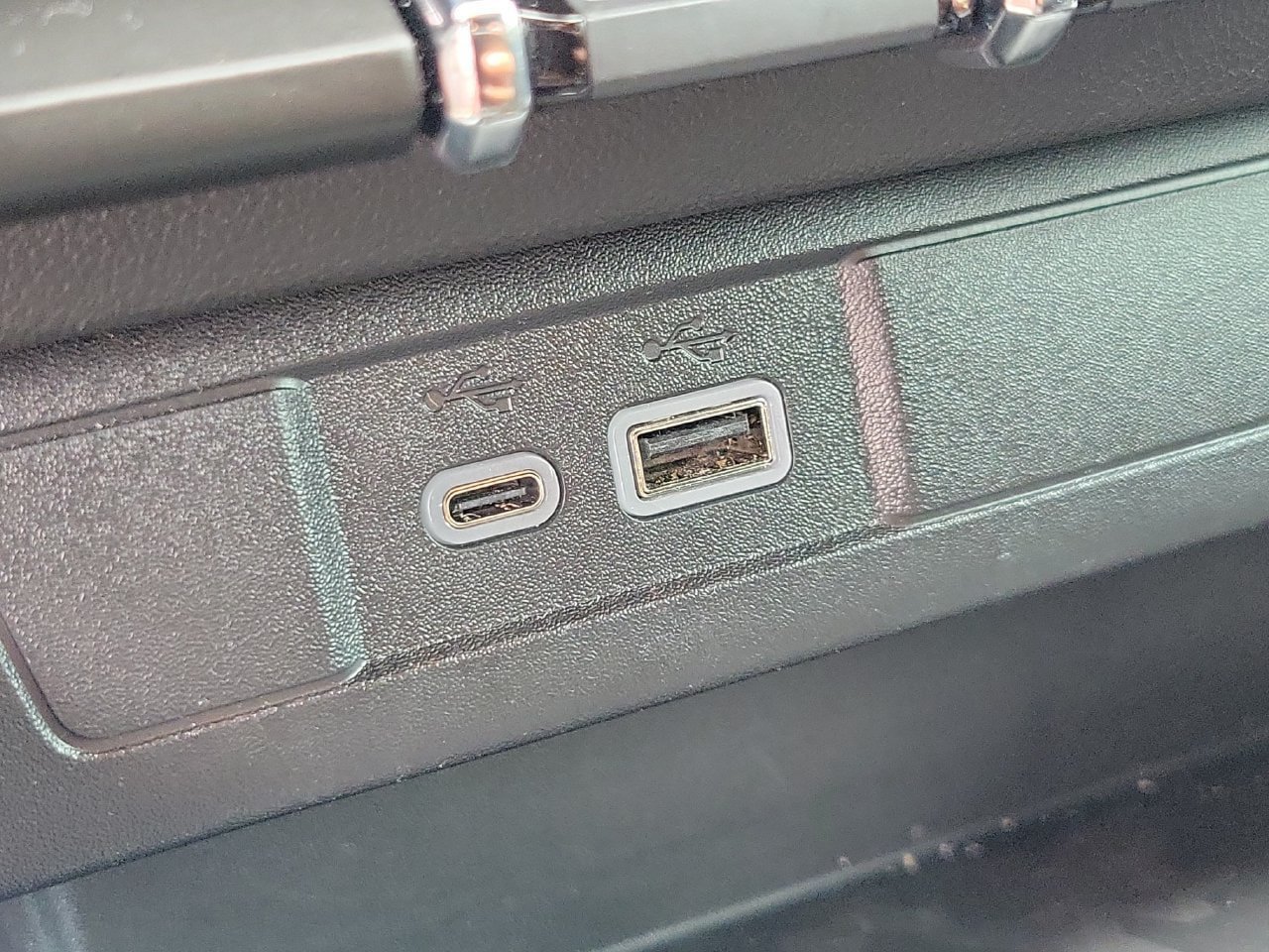 Used 2024 Chevrolet Colorado LT RWD image 28