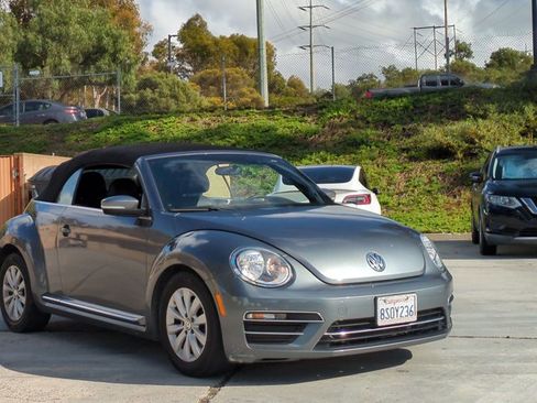 Used 2018 Volkswagen Beetle 2.0T S image 3
