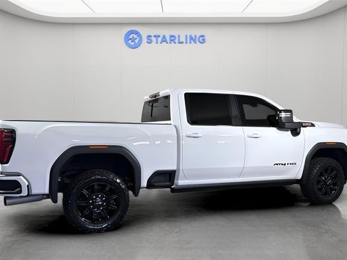 Used 2024 GMC Sierra 2500 AT4 w/ AT4 Premium Plus Package image 18