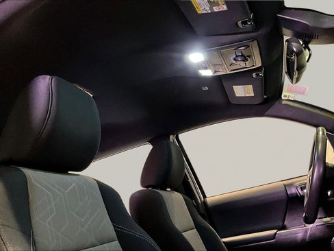 Used 2022 Toyota Tacoma TRD Off-Road w/ Technology Package image 28