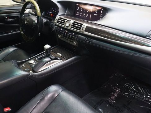 Used 2016 Lexus LS 460 w/ Comfort Package RWD image 11