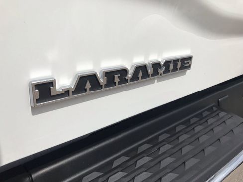 New 2025 RAM 2500 Laramie AWD/4WD image 8
