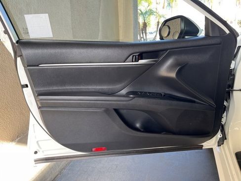 Used 2020 Toyota Camry LE image 13