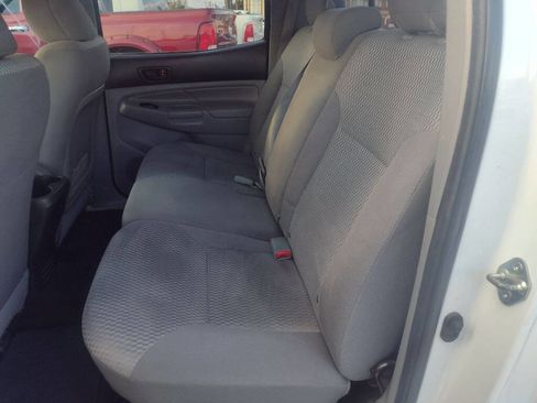 Used 2014 Toyota Tacoma PreRunner image 15