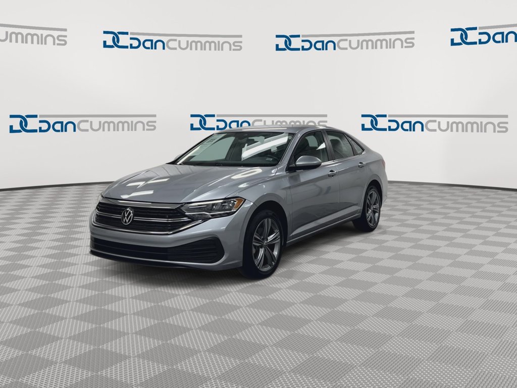 Used 2024 Volkswagen Jetta SE FWD image 4