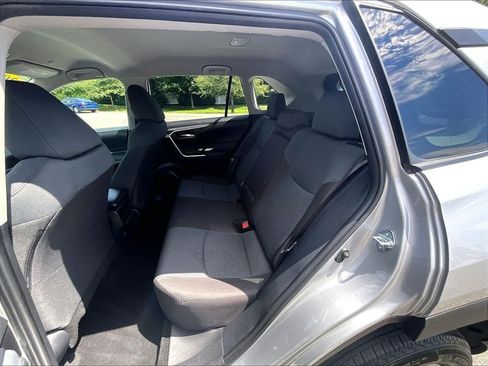 Used 2025 Toyota RAV4 XLE AWD/4WD image 15