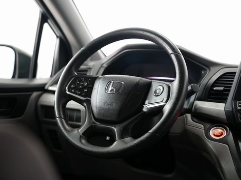 Used 2018 Honda Odyssey LX image 12