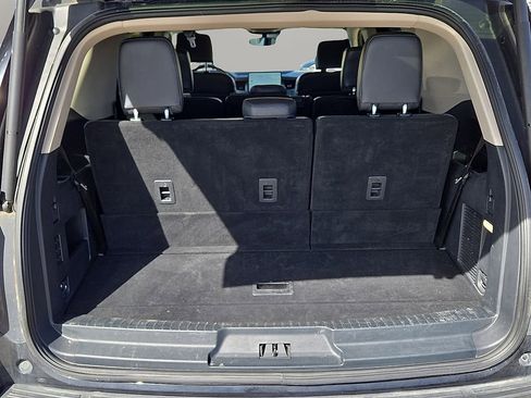 Used 2024 Ford Expedition XLT image 12