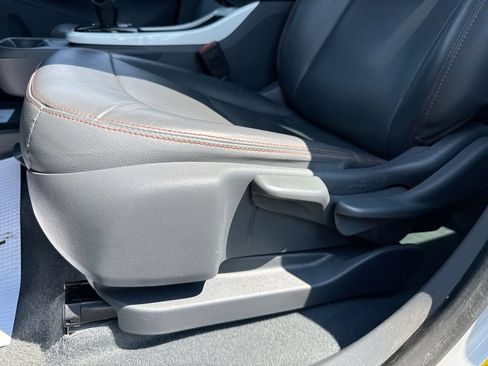 Used 2020 Chevrolet Bolt Premier w/ Infotainment Package FWD image 12