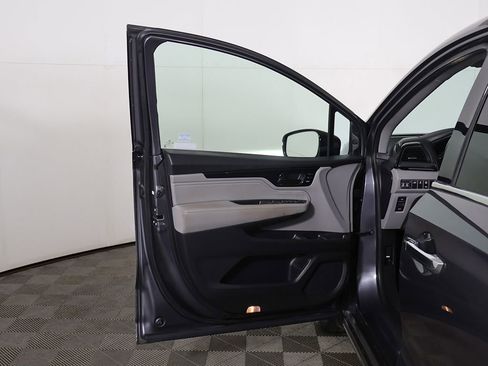 Used 2023 Honda Odyssey Elite image 23
