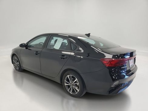 Used 2024 Kia Forte LXS w/ LXS Technology Package image 5