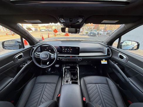 Certified 2025 Kia Sorento SX Prestige image 23