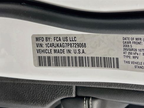 Used 2023 Jeep Grand Cherokee L Laredo AWD/4WD image 33