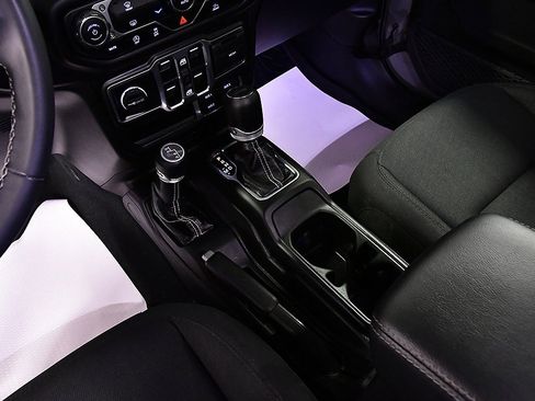 Used 2023 Jeep Wrangler Sahara image 20