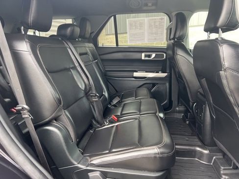 Used 2023 Ford Explorer XLT w/ Equipment Group 202A image 14