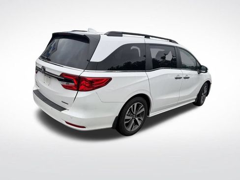 Used 2024 Honda Odyssey Touring image 4