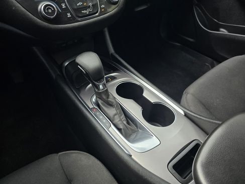 Used 2021 Chevrolet Malibu LS FWD image 17