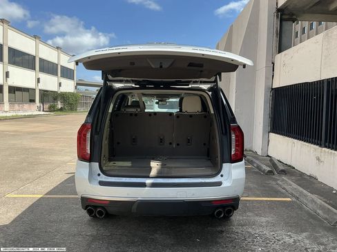 Used 2024 GMC Yukon Denali RWD image 10