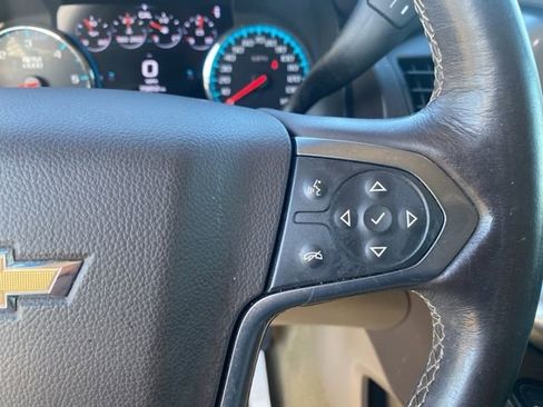 Used 2017 Chevrolet Suburban LT image 24