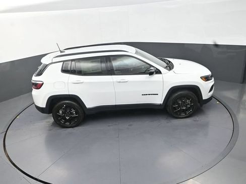 New 2026 Jeep Compass Latitude AWD/4WD image 18
