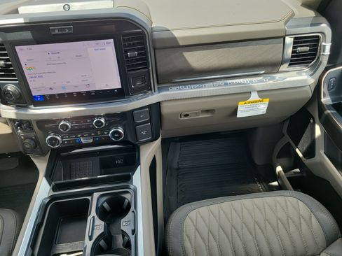 New 2026 Ford F350 Platinum w/ Platinum Plus Package AWD/4WD image 16