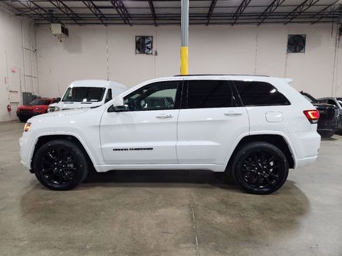 Used 2019 Jeep Grand Cherokee Altitude image 7