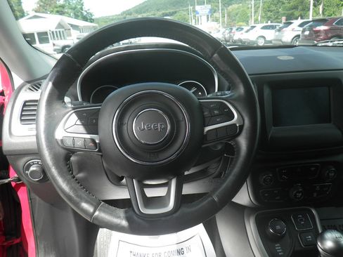 Used 2018 Jeep Compass Sport w/ Tech Group image 19