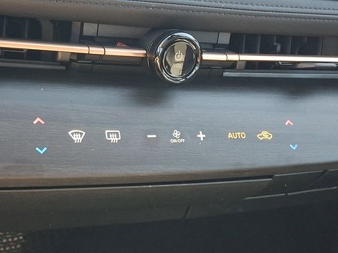 Certified 2023 Nissan Ariya FWD image 18