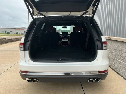Used 2023 Lincoln Aviator Reserve w/ Equipment Group 201A AWD/4WD image 26