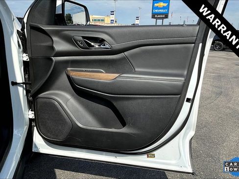 Used 2023 GMC Acadia SLE image 27