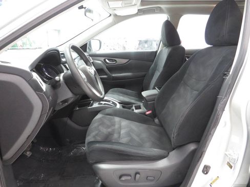Used 2016 Nissan Rogue SV w/ SV Moonroof Package AWD/4WD image 15