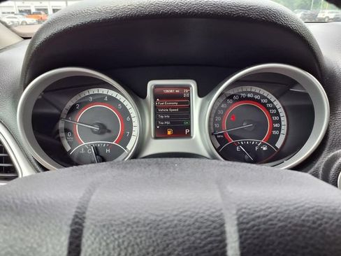 Used 2019 Dodge Journey SE FWD image 15