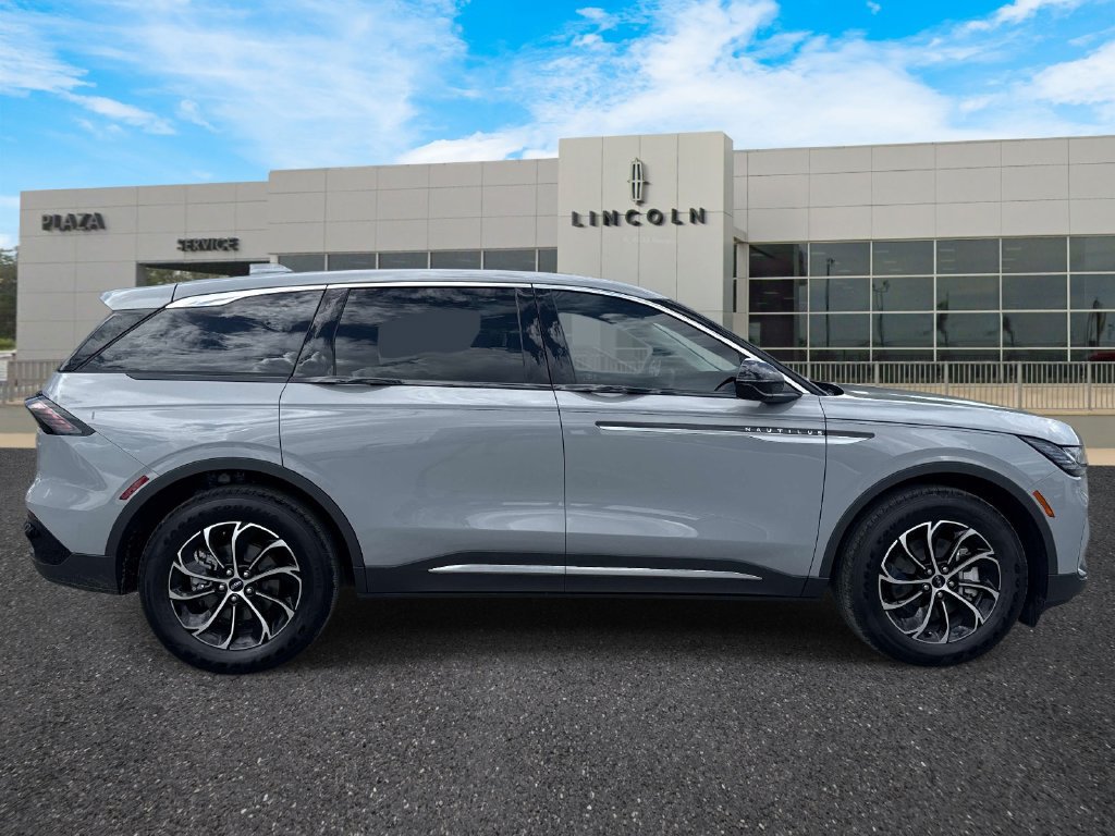 New 2026 Lincoln Nautilus Premier AWD/4WD image 2