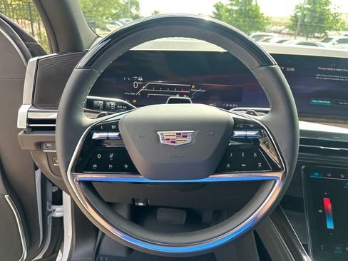 New 2026 Cadillac Escalade Luxury w/ LPO, Floor Liner Package AWD/4WD image 23