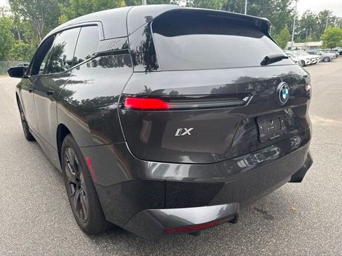 Used 2024 BMW iX xDrive50 w/ Premium Package AWD/4WD image 7