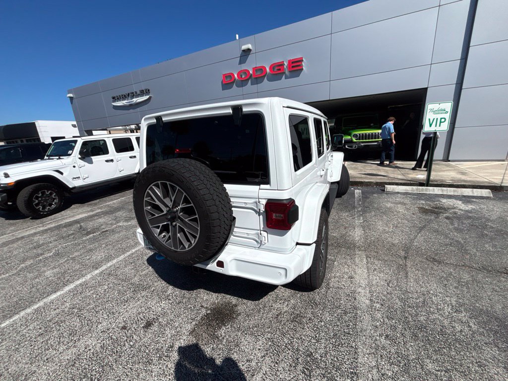 Used 2024 Jeep Wrangler High Altitude AWD/4WD image 12
