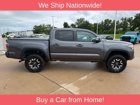 Used 2021 Toyota Tacoma TRD Off-Road w/ Technology Package AWD/4WD image 4