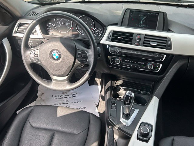 Used 2018 BMW 320i xDrive Sedan AWD/4WD image 34