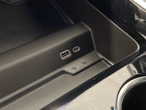 Used 2025 Chevrolet Tahoe Z71 w/ Comfort Package image 38