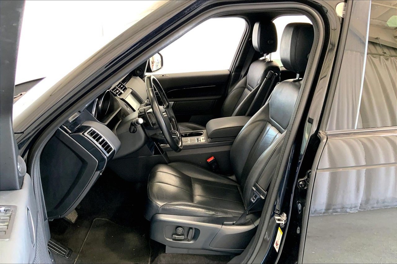 Used 2020 Land Rover Discovery SE AWD/4WD image 15