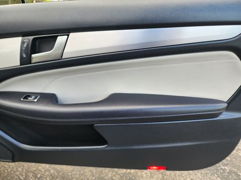 Used 2014 Mercedes-Benz C 250 Coupe image 9