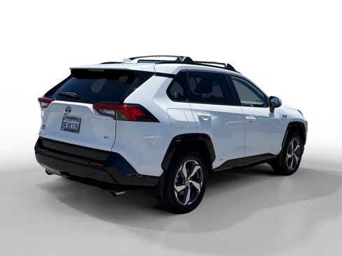 Used 2023 Toyota RAV4 SE w/ Weather & Moonroof Package AWD/4WD image 5