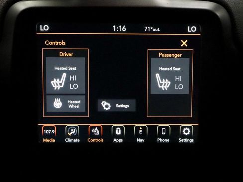 Used 2023 Jeep Renegade Latitude w/ Premium Group AWD/4WD image 4
