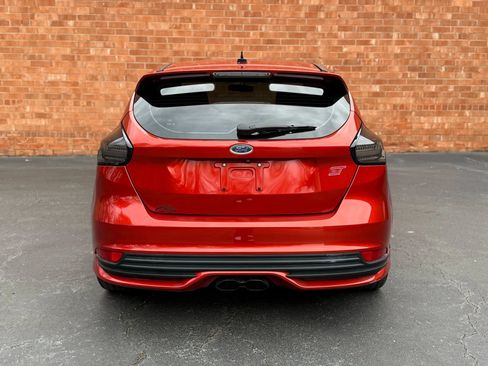 Used 2018 Ford Focus ST w/ Equipment Group 402A image 8