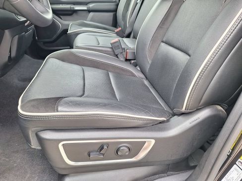 Used 2025 RAM 1500 Laramie AWD/4WD image 10