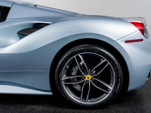 Used 2019 Ferrari 488 Spider image 19