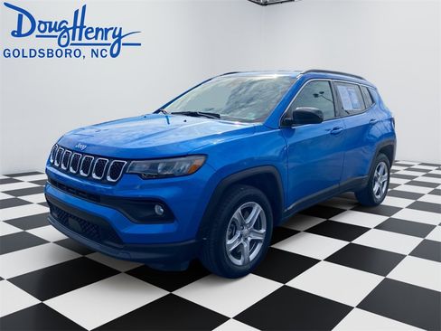 Used 2024 Jeep Compass Latitude image 1